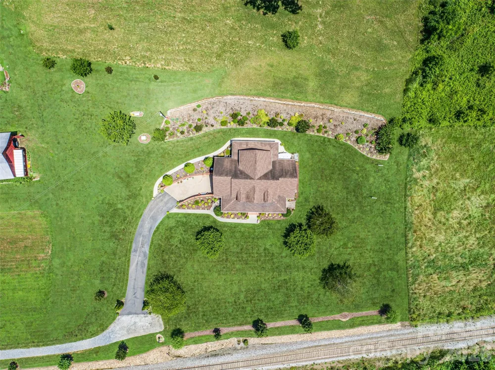 38 Peterson Lane Green Mountain, NC 28740