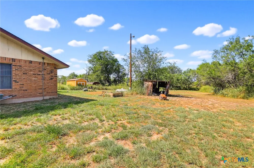 150 Fm 1303 Floresville, TX 78114