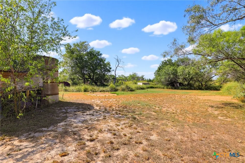 150 Fm 1303 Floresville, TX 78114