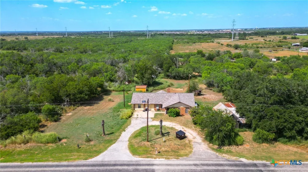150 Fm 1303 Floresville, TX 78114