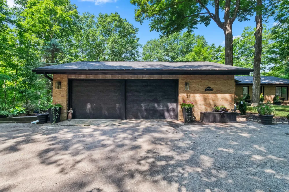 4720 Nirvana Drive Adrian, MI 49221