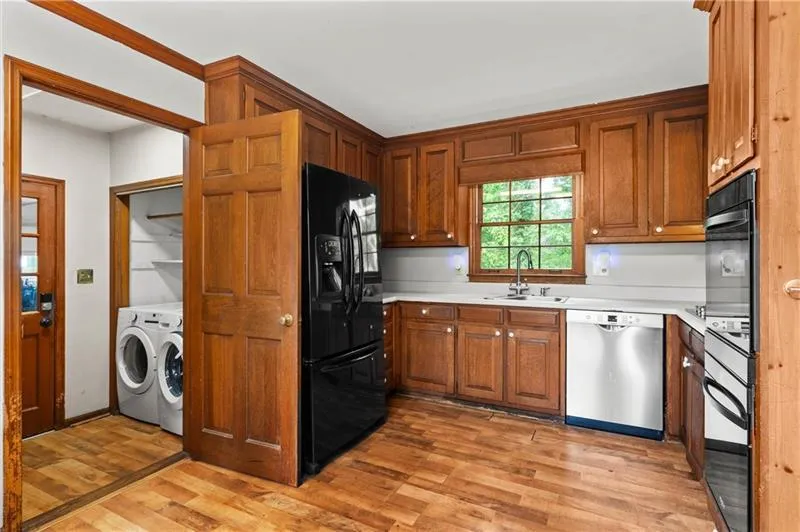 61 Sherwood Lane SE Marietta, GA 30067