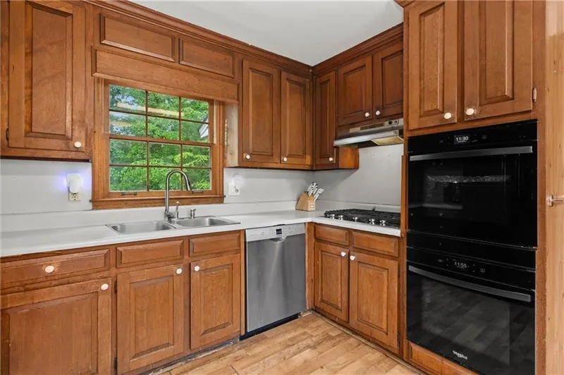 61 Sherwood Lane SE Marietta, GA 30067