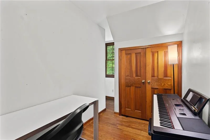 61 Sherwood Lane SE Marietta, GA 30067