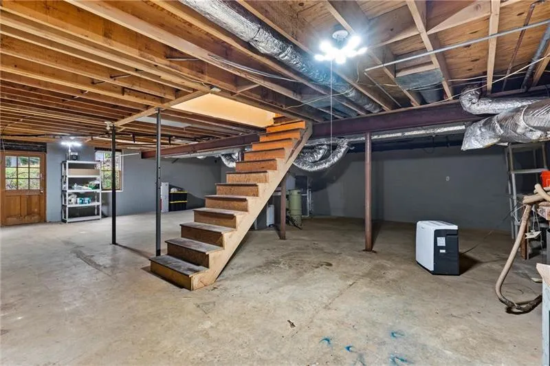 61 Sherwood Lane SE Marietta, GA 30067
