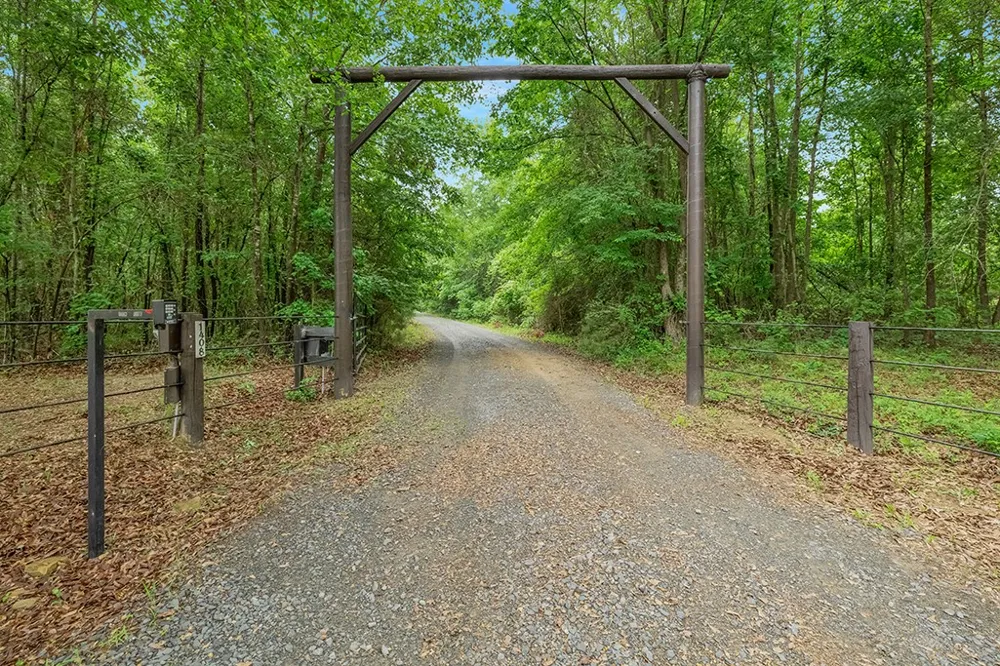 1408 Pine Wilderness Drive Queen City, TX 75572