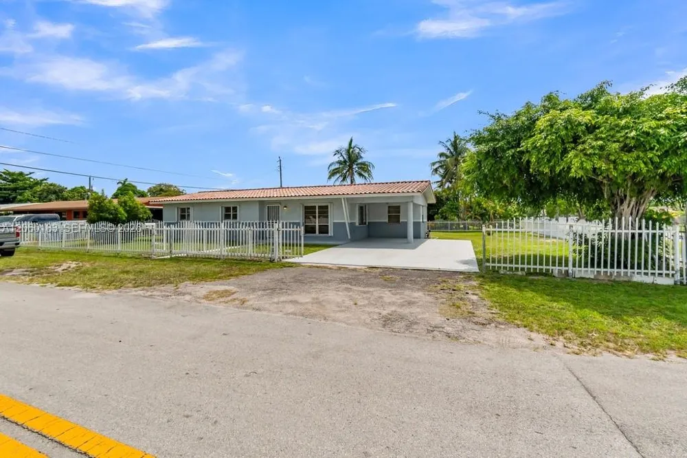 17430 NW 37th Ct Miami Gardens, FL 33055