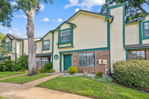 2748 CANDLEWOOD COURT