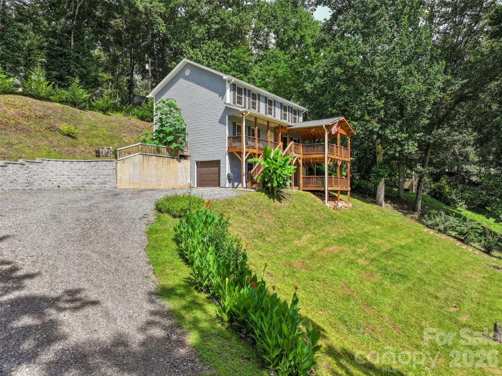 133 Shadow Oak Lane Clyde, NC 28721