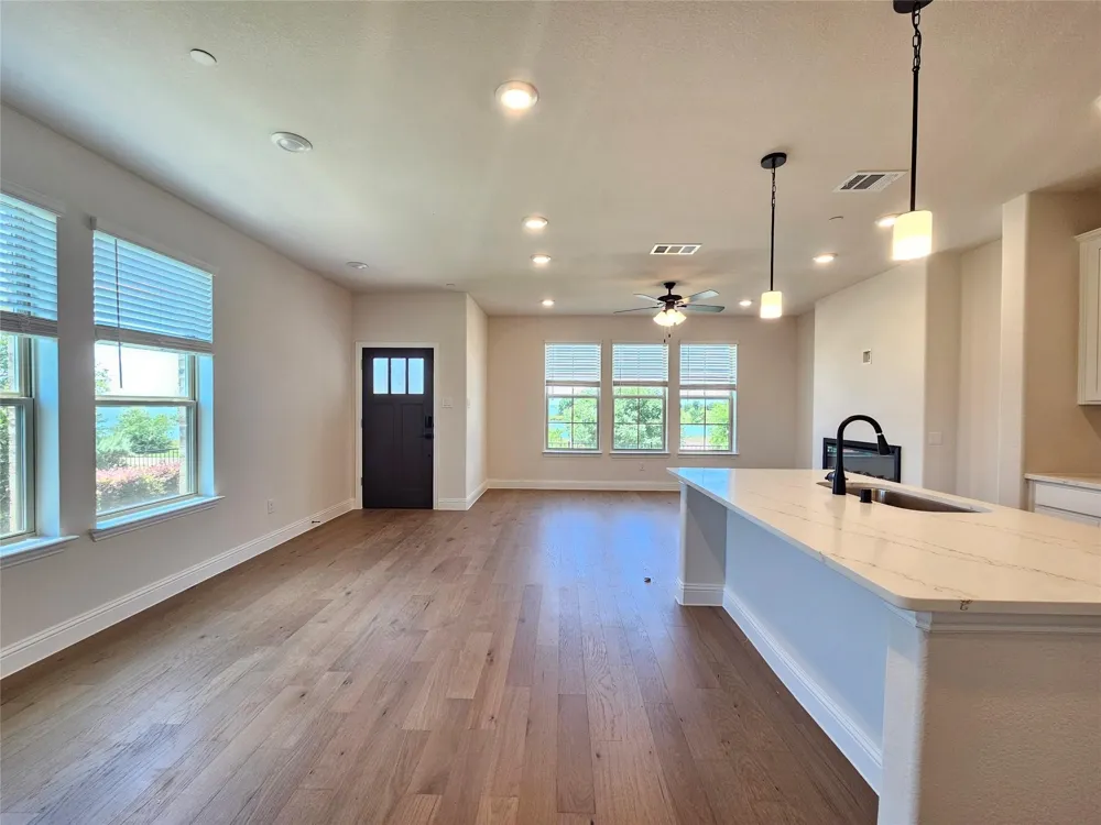 7933 Sunset Boulevard Rowlett, TX 75088