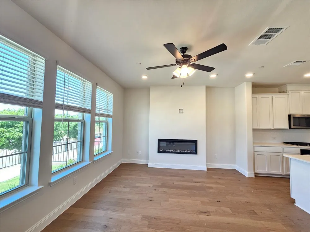 7933 Sunset Boulevard Rowlett, TX 75088