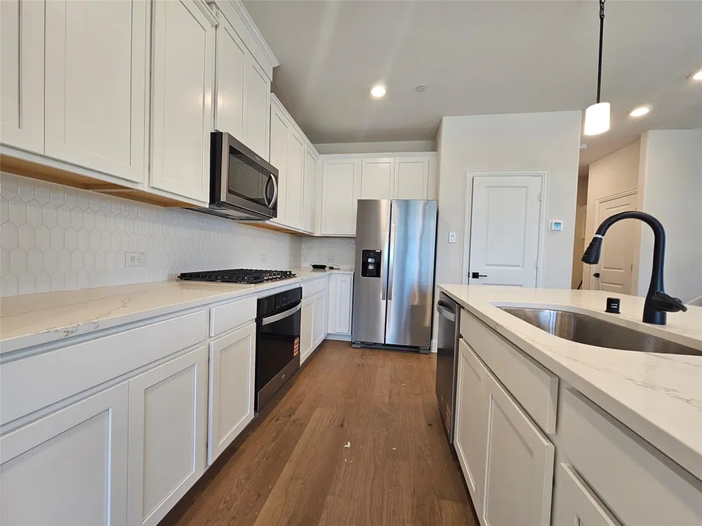 7933 Sunset Boulevard Rowlett, TX 75088