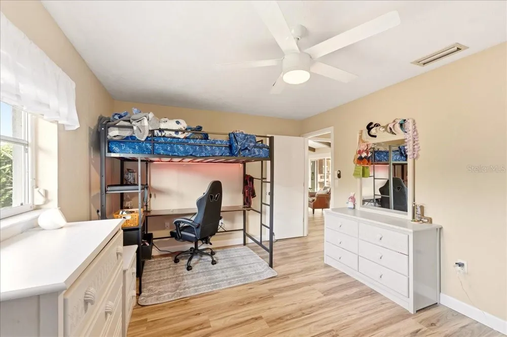 413 SIGNORELLI DRIVE Nokomis, FL 34275