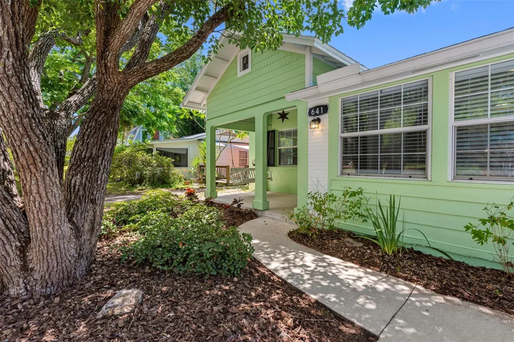 641 WILKIE STREET Dunedin, FL 34698