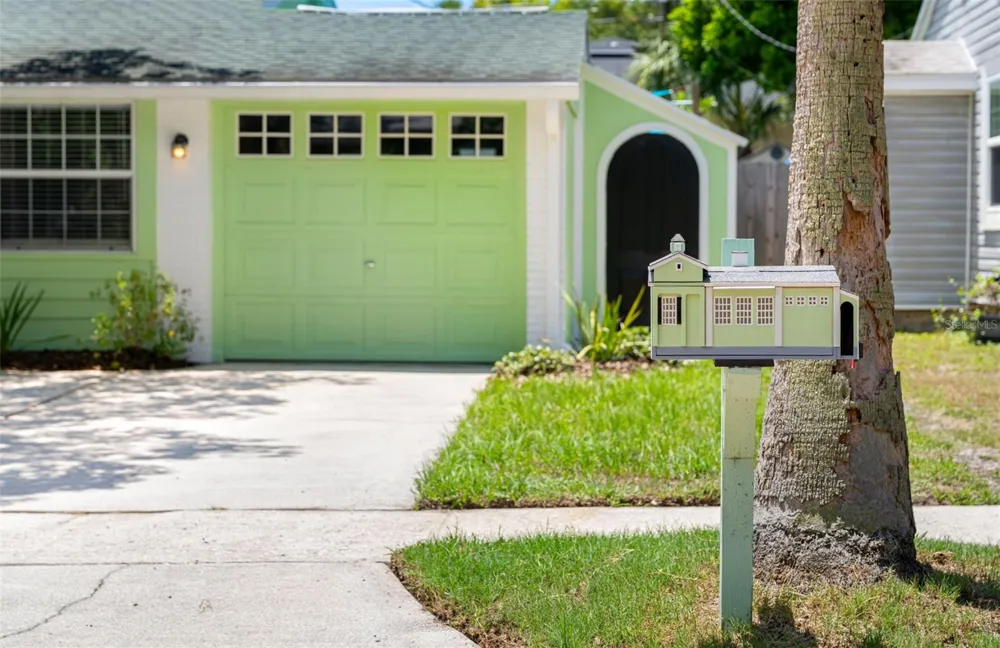 641 WILKIE STREET Dunedin, FL 34698
