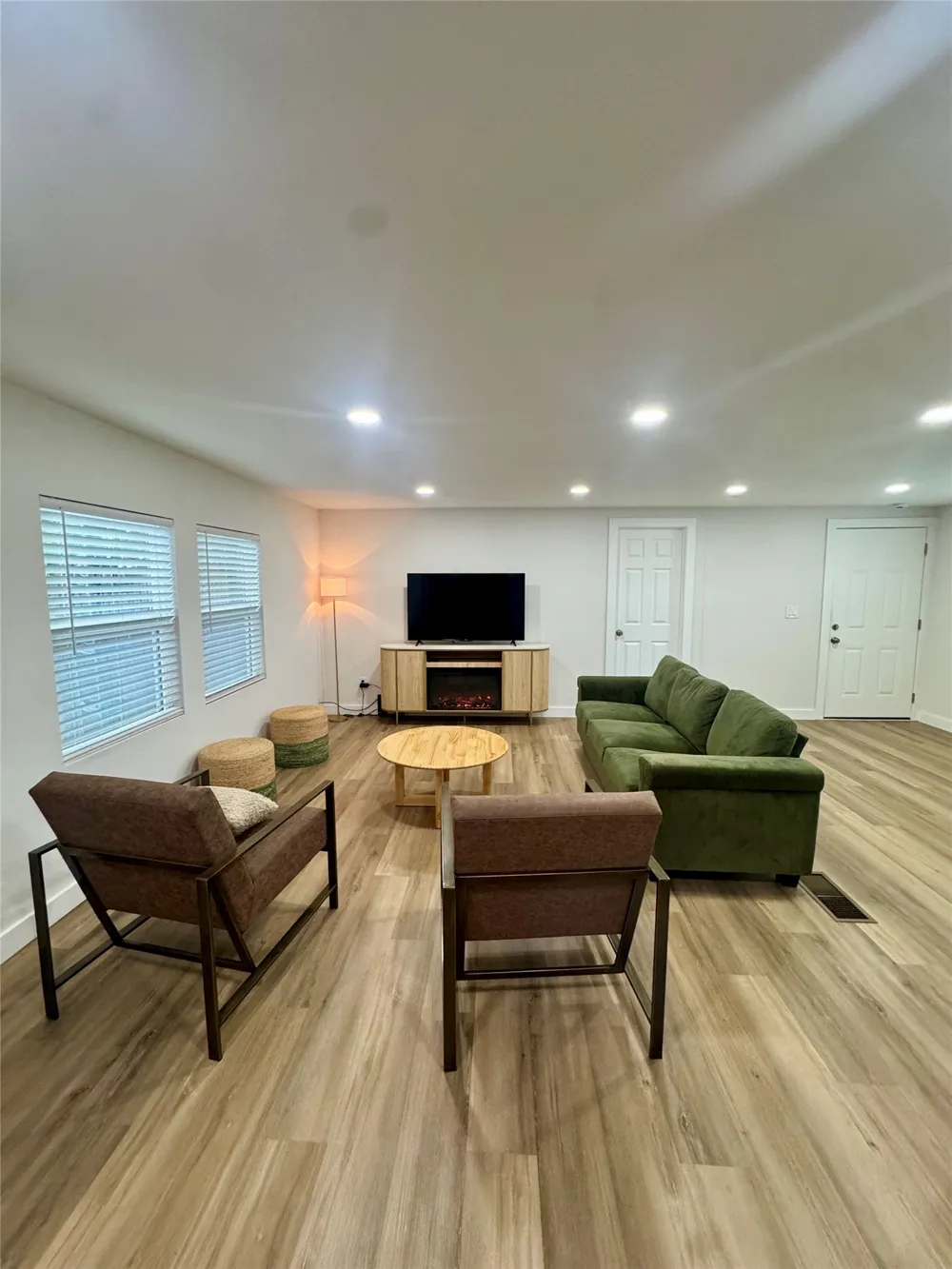 889 Quail Creek Circle Pottsboro, TX 75076