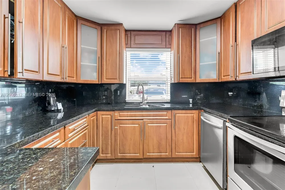 11470 SW 57th Ter Miami, FL 33173