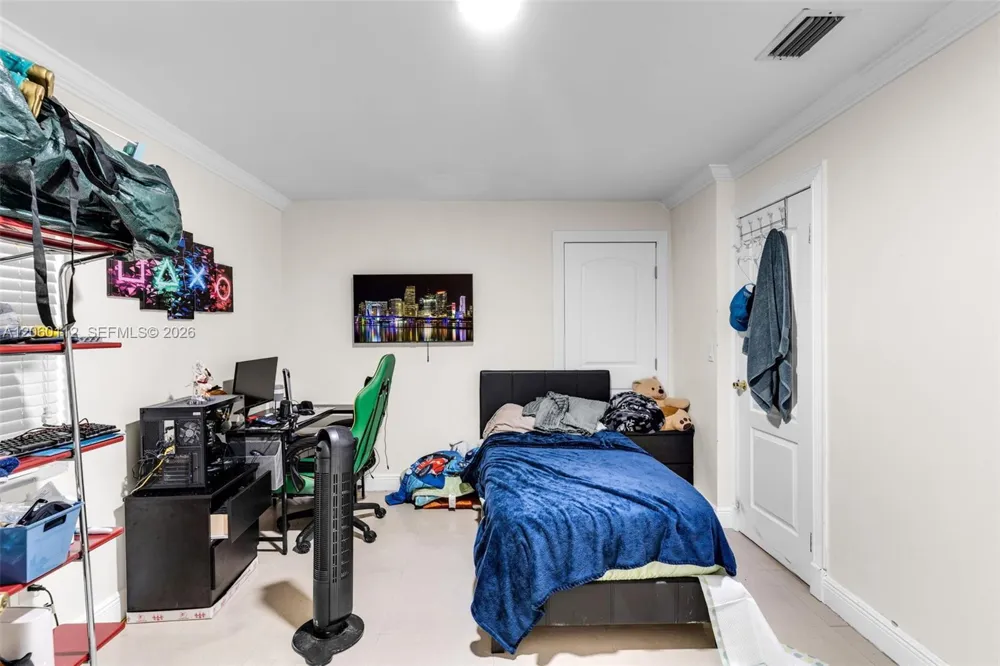 11470 SW 57th Ter Miami, FL 33173