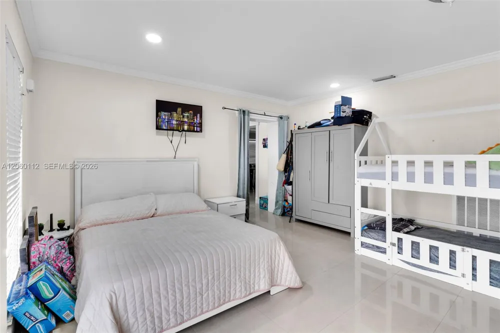 11470 SW 57th Ter Miami, FL 33173