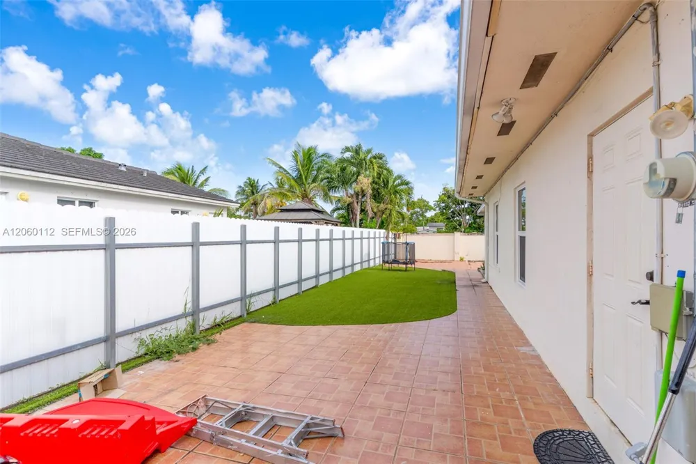 11470 SW 57th Ter Miami, FL 33173