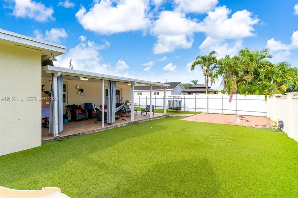 11470 SW 57th Ter Miami, FL 33173