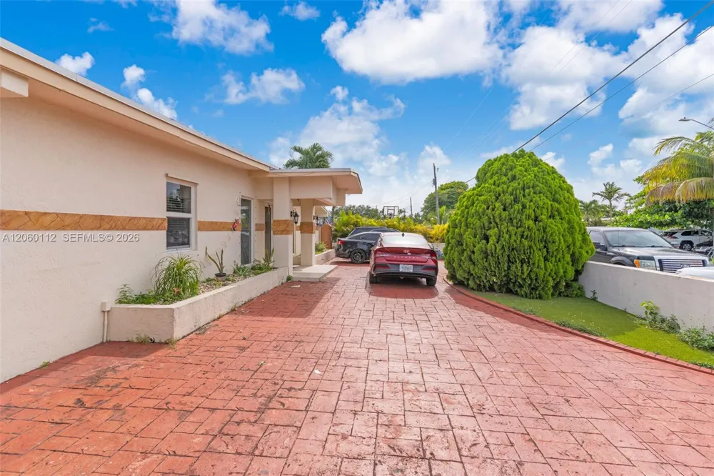 11470 SW 57th Ter Miami, FL 33173