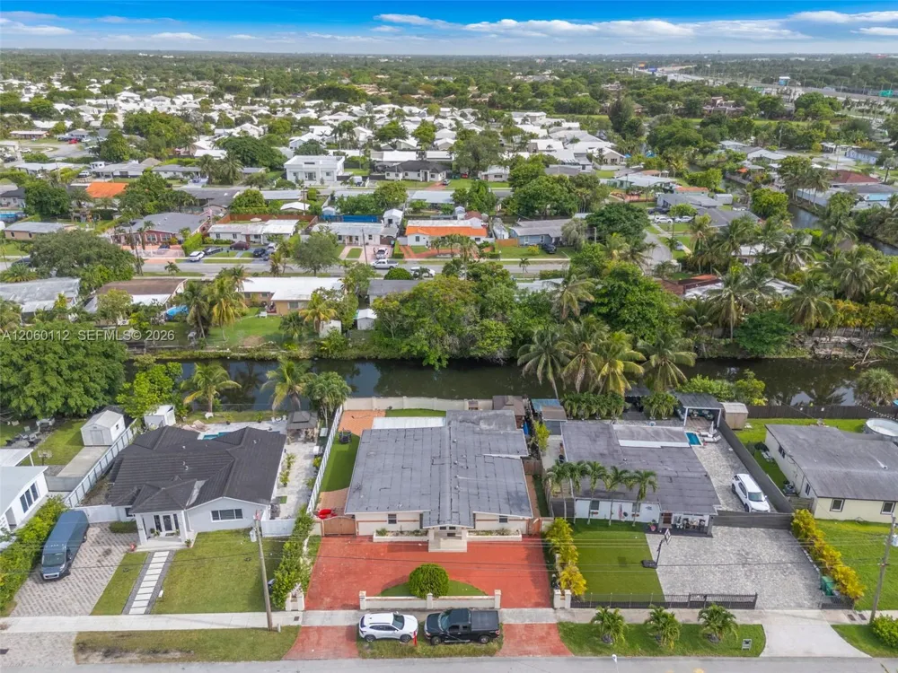11470 SW 57th Ter Miami, FL 33173
