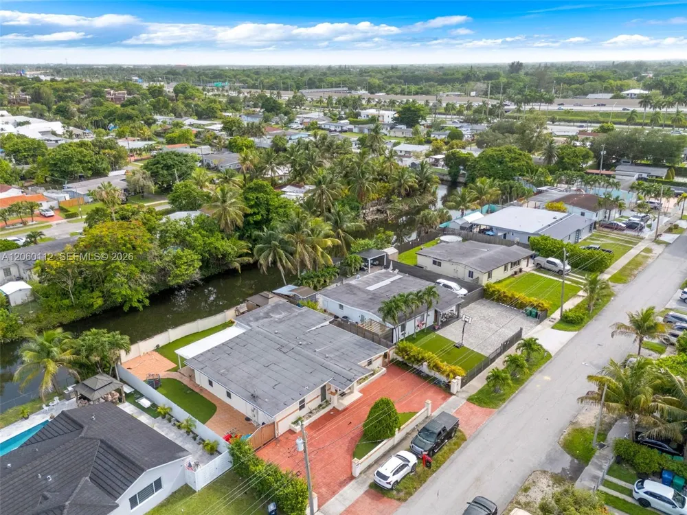 11470 SW 57th Ter Miami, FL 33173