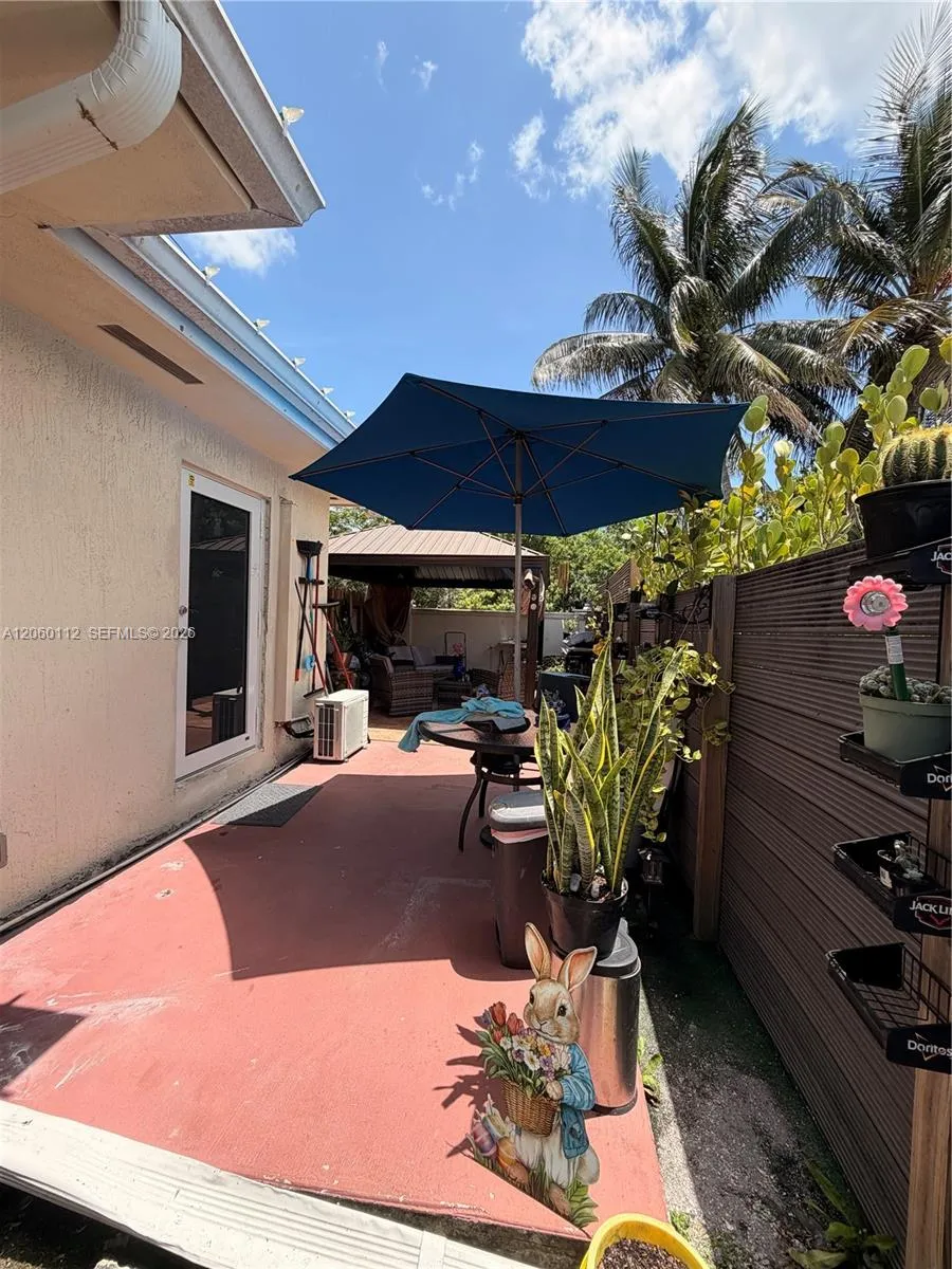 11470 SW 57th Ter Miami, FL 33173