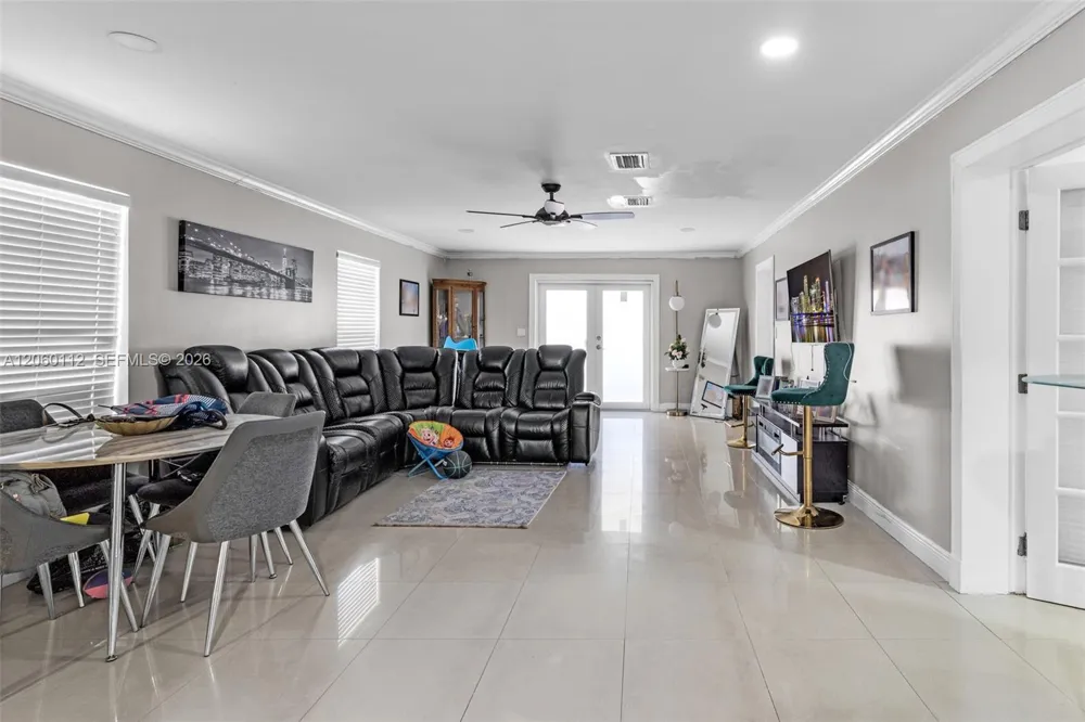11470 SW 57th Ter Miami, FL 33173