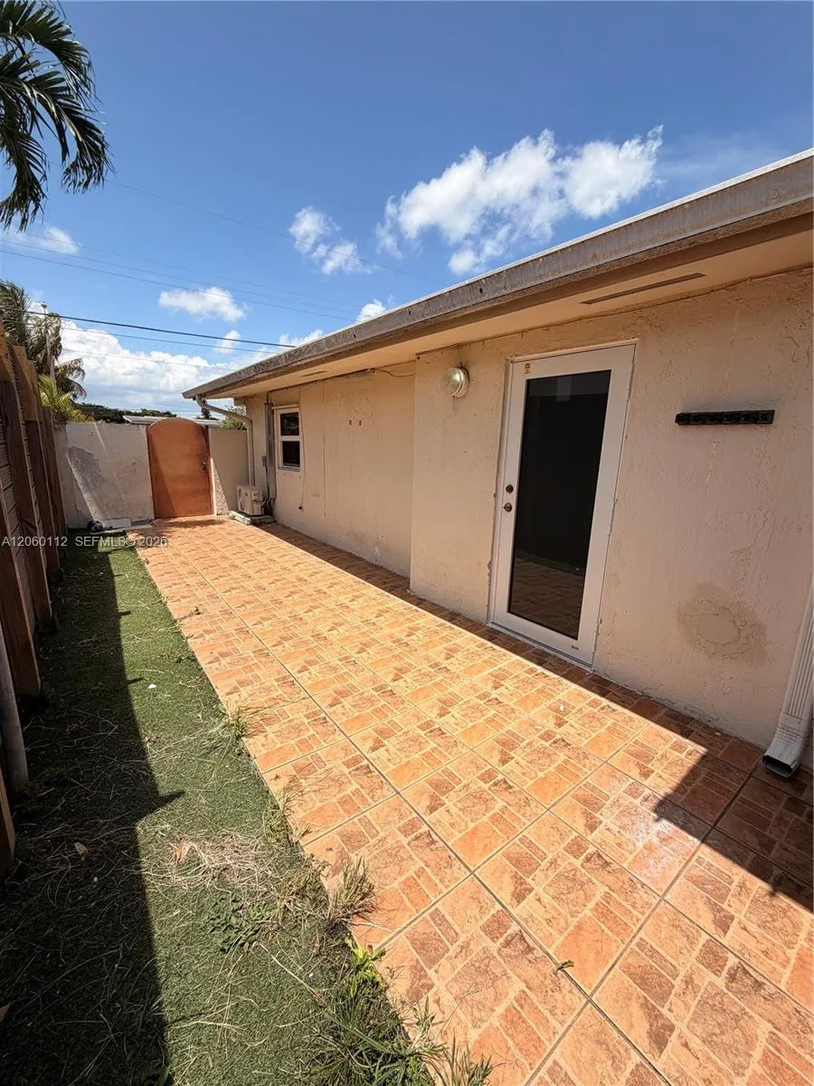 11470 SW 57th Ter Miami, FL 33173