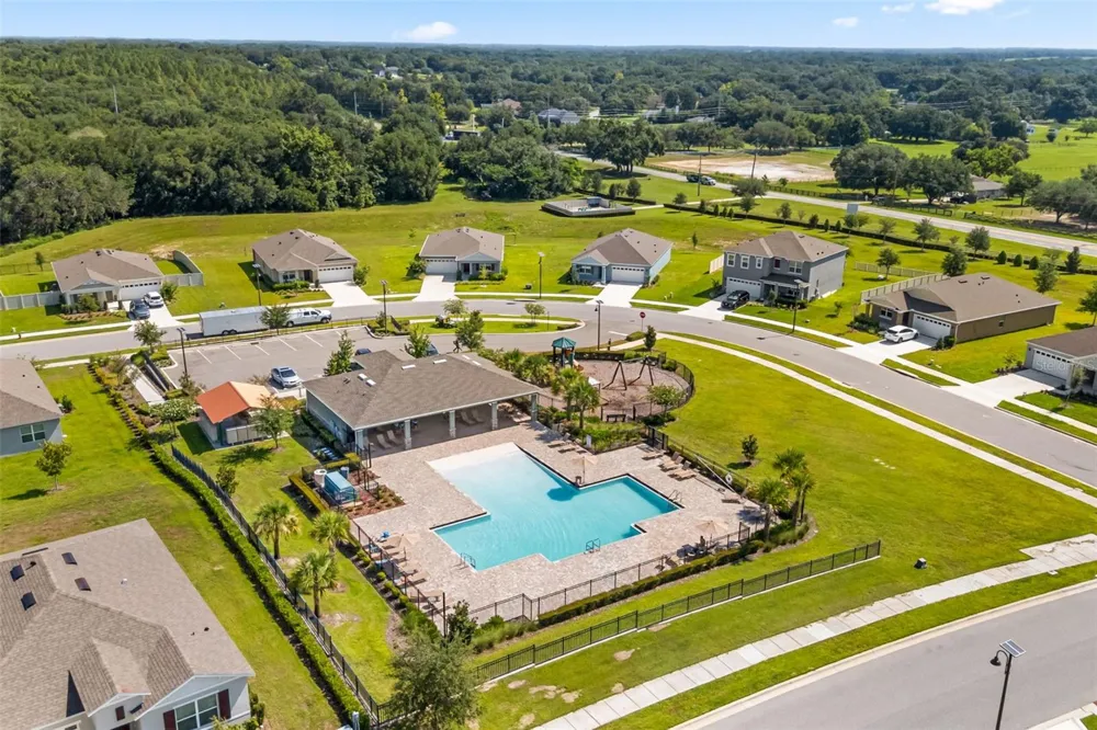 5242 MAHOGANY DRIVE Mount Dora, FL 32757