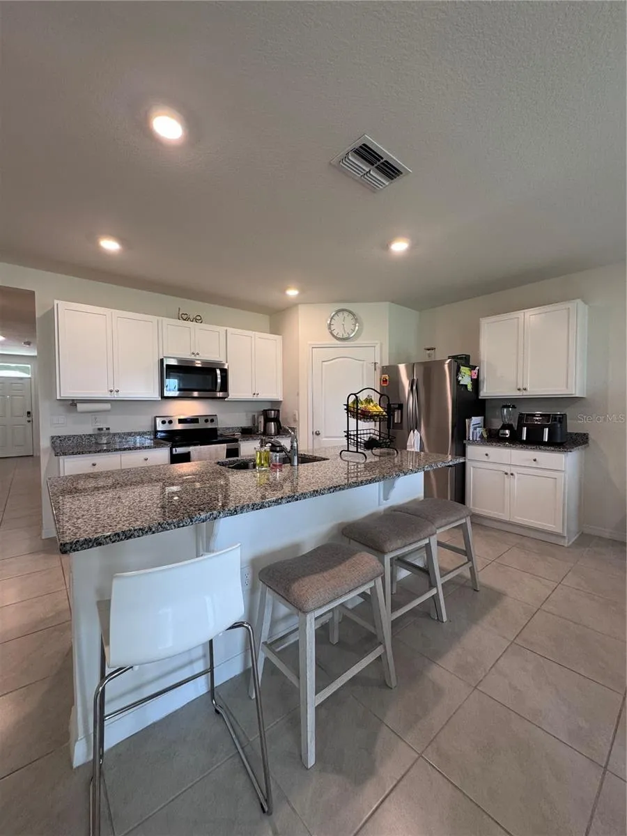 641 GRIFFON AVENUE Lake Alfred, FL 33850