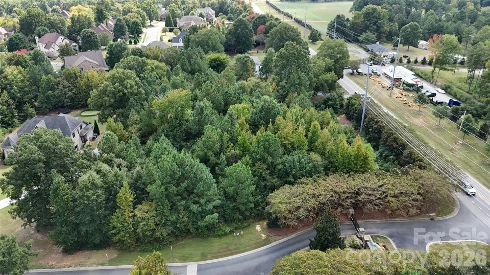 8335 Victoria Lake Drive Waxhaw, NC 28173
