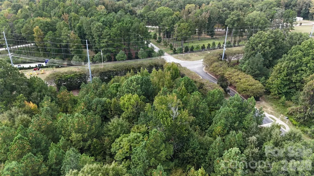 8335 Victoria Lake Drive Waxhaw, NC 28173