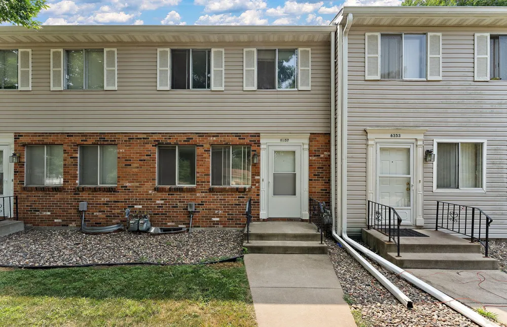 6357 15th Street Oakdale, MN 55128