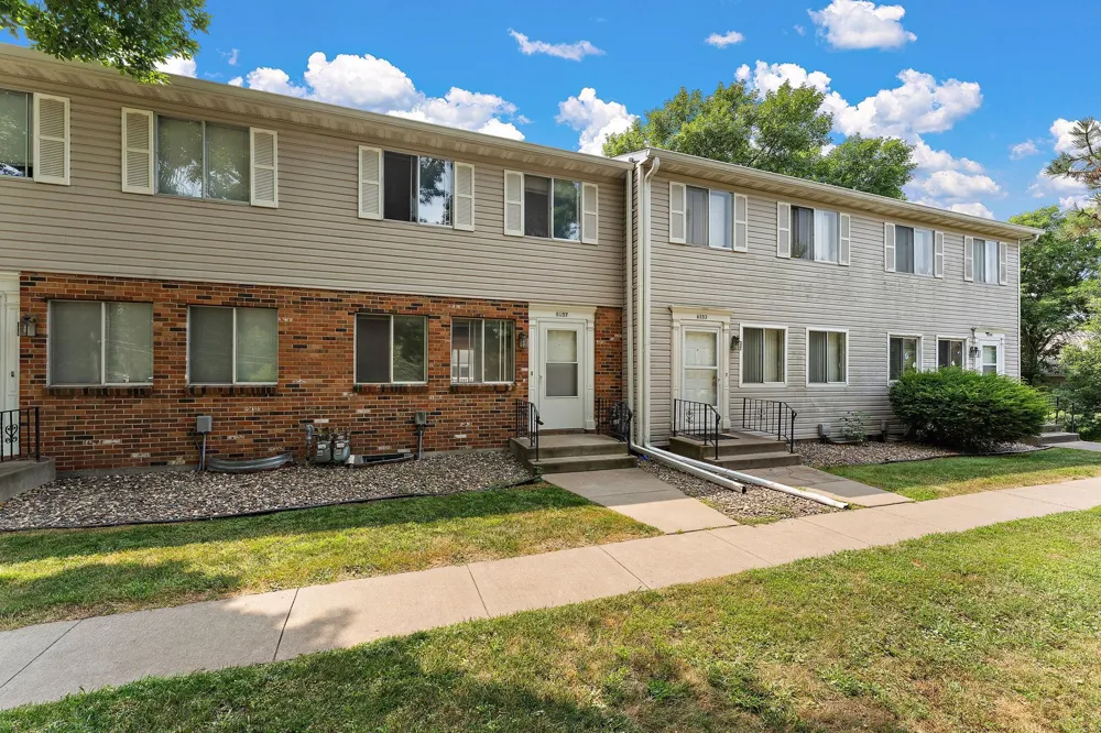 6357 15th Street Oakdale, MN 55128