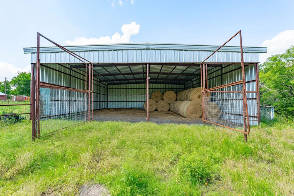 2401 County Road 382 Carlton, TX 76436