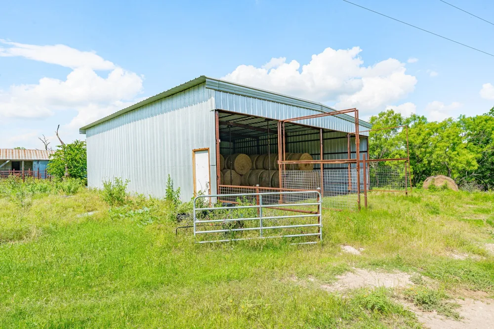 2401 County Road 382 Carlton, TX 76436