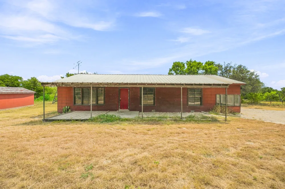 2401 County Road 382 Carlton, TX 76436