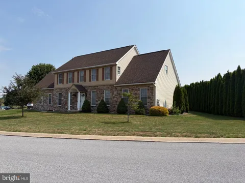 305 CATHERINE COURT