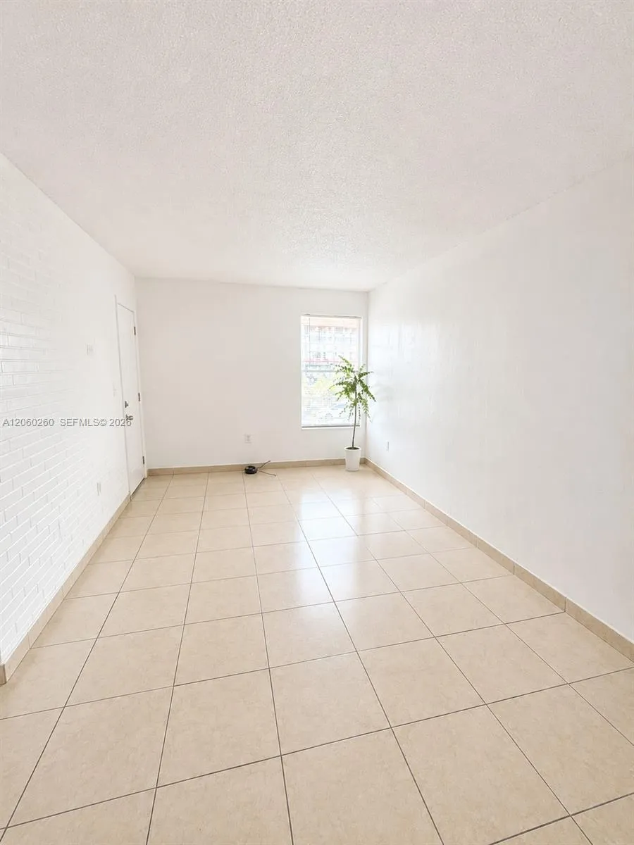 6850 W 14th Ct #C04 Hialeah, FL 33014