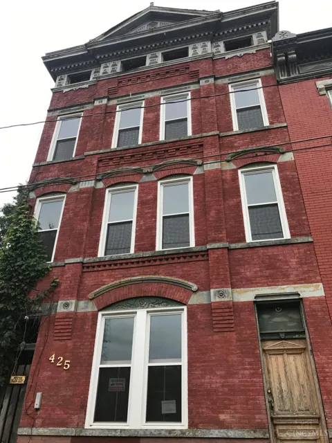 425 Whiteman Street
