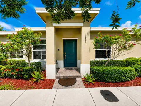 484 NE 4th Ave