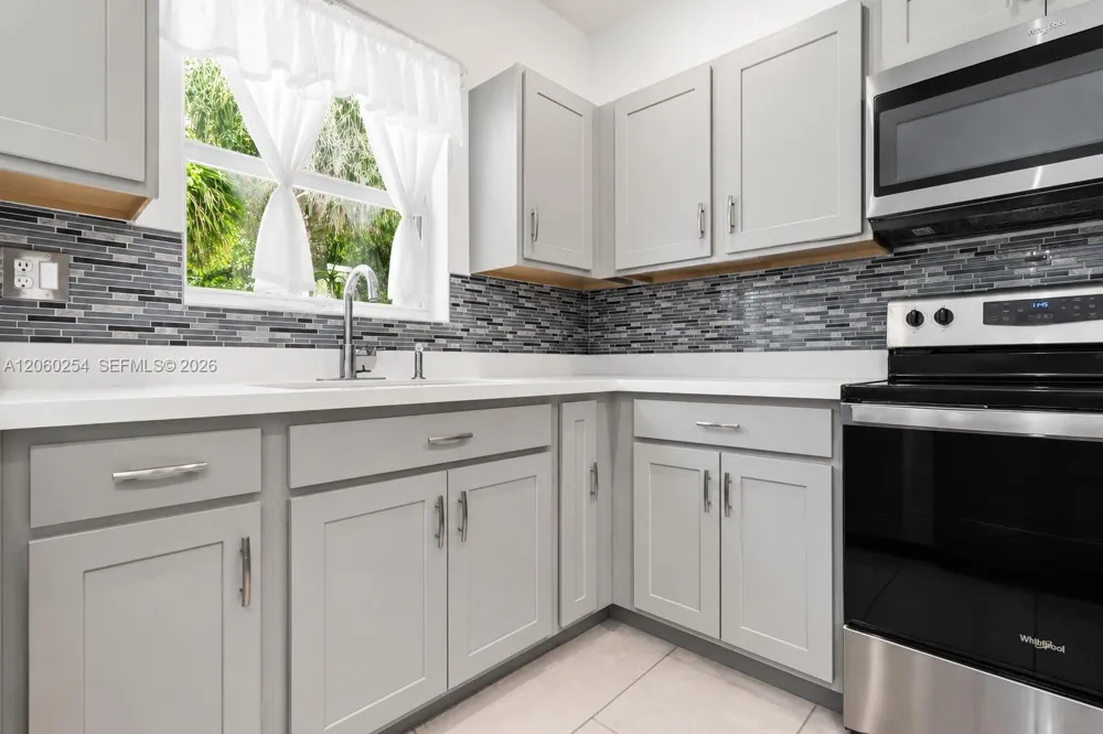 484 NE 4th Ave Florida City, FL 33034