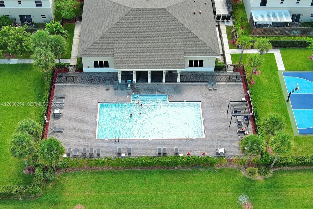 484 NE 4th Ave Florida City, FL 33034