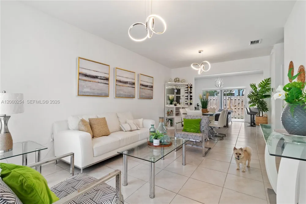 484 NE 4th Ave Florida City, FL 33034