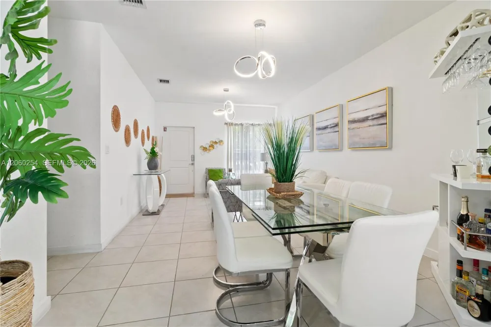 484 NE 4th Ave Florida City, FL 33034