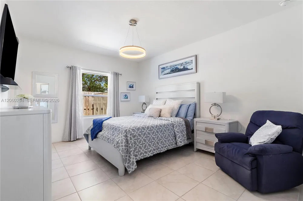 484 NE 4th Ave Florida City, FL 33034