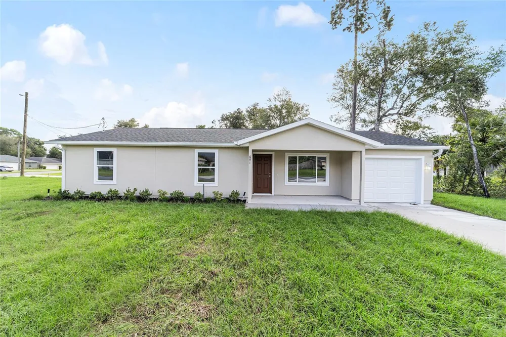 34 MAPLE LANE Ocklawaha, FL 32179